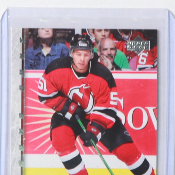 Zach Parise Upper Deck Young Guns Rookie Card 2005/06 Card #206 NJ Devils - Picture 3 of 4